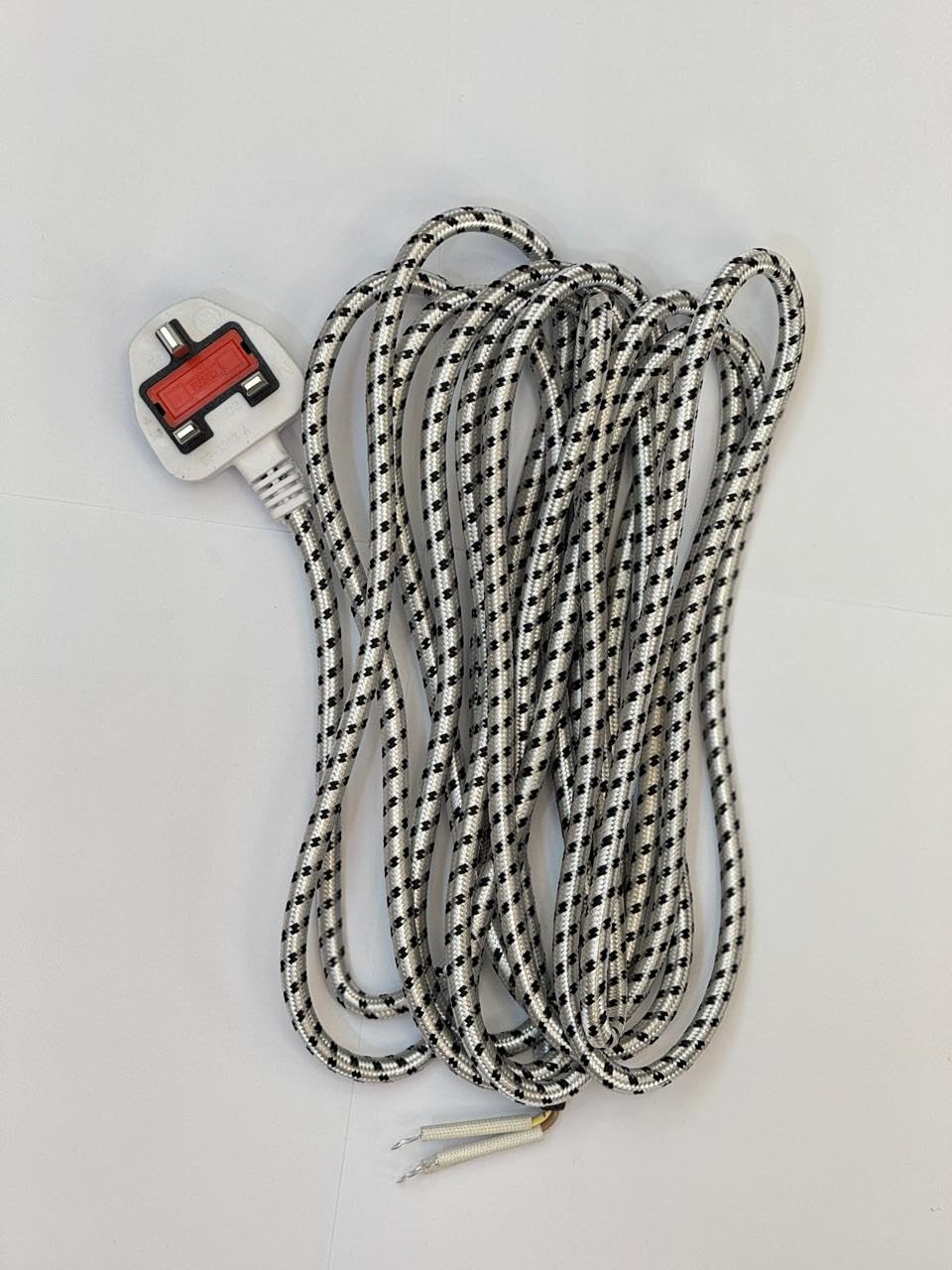 كابل طاقة حديدي 13 أمبير