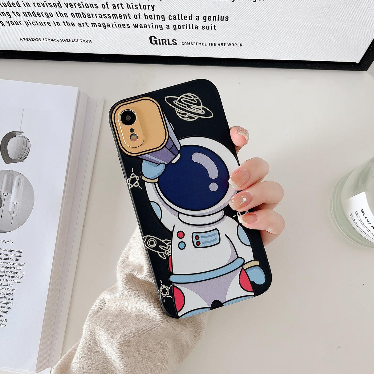 جراب Yonds Queen المتوافق مع iPhone XR لطيف، تصميم رائد فضاء كرتوني رائع أنيق للنساء والفتيات، جراب واقٍ مضاد للانزلاق ومقاوم للصدمات (تلسكوب أسود، iPhone XR)